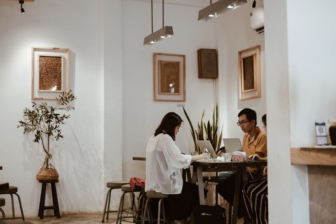 Tiệm Nail Giá Rẻ TPHCM: Cách Chọn Nơi Làm Đẹp Chất Lượng