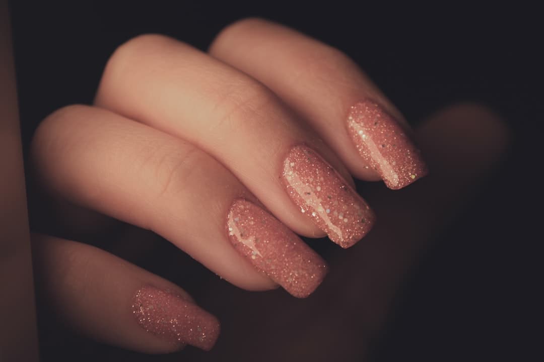 Màu Nail Hot 2026 — 10 Tone Đang Thống Trị TikTok và Pinterest